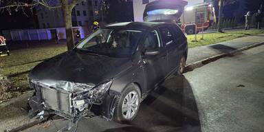 Auto gegen Zug in Ebensee