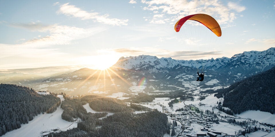 Vom 1.840 m hohen Flugberg Bischling geht es hinunter ins Tal.  