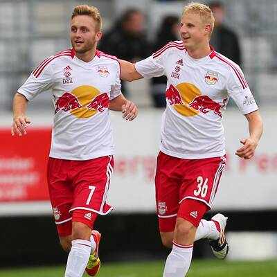 Die Tore zum 2:0-Erfolg machten aber Hunt, der bei einem Strafstoß an Adler scheiterte, beim zweiten Versuch kurze Zeit später aber traf, und Pedersen. Zlatko Junuzovic werkte dieses Mal im defensiven Mittelfeld. Die Hamburger traten übrigens noch ohne Neuerwerbung Van der Vaart (keine Spielerlaubnis) und ohne den noch verletzten Niederösterreicher Paul Scharner an.