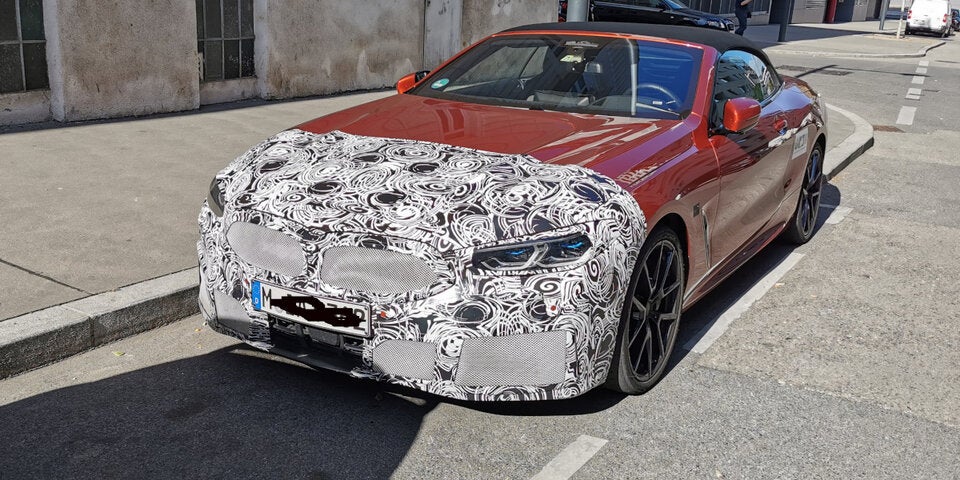 Getarnten BMW-8er-Prototyp in Wien erwischt