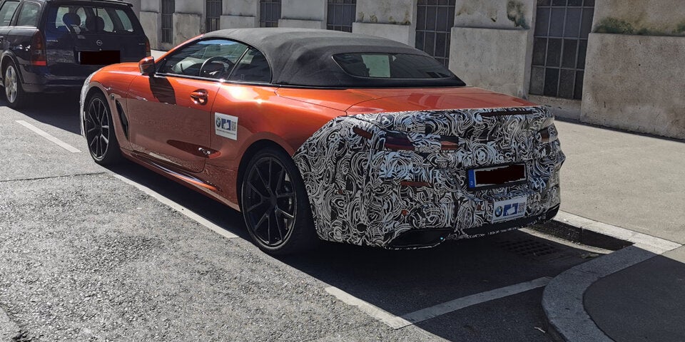 Getarnten BMW-8er-Prototyp in Wien erwischt