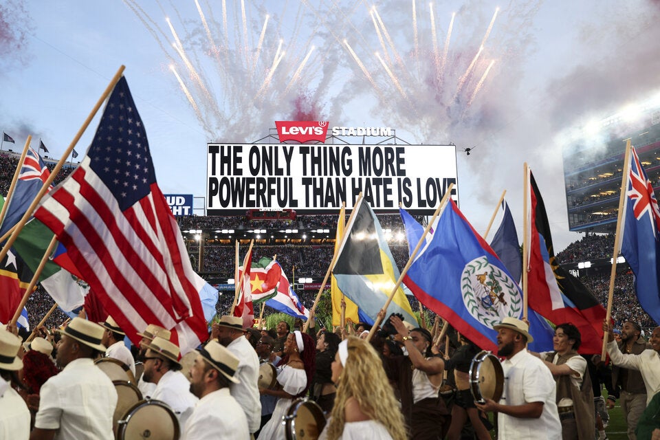 Chart-Hammer: Bad Bunny schafft nach Super Bowl bei uns doppelte Nummer 1