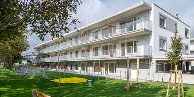 Alpenland feiert Schl&uuml;ssel&uuml;bergabe f&uuml;r 30 moderne Wohnungen in Bad V&ouml;slau