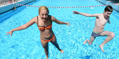 Baden Sommer Schwimmbad