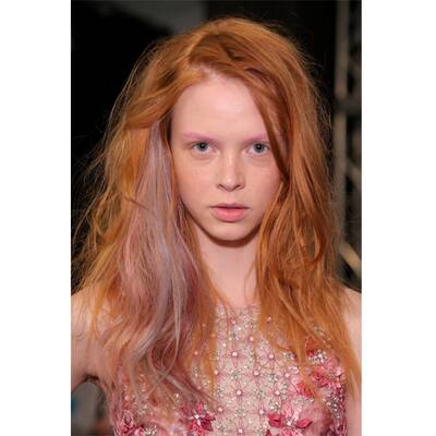 Helle und glossy Augenbrauen bei Alexander Wang, New York Fashion Week Frühjahr / Sommer