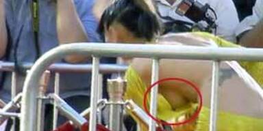 Busenblitzer! Bai Ling zeigt am roten Teppich viel