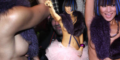 Bai Ling im Fast-Nackt-Look: Nippelblitzer