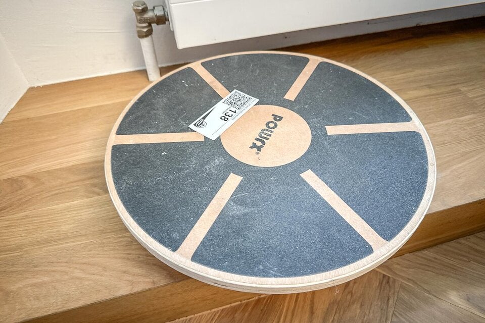 So können Sie Benkos Möbel ersteigern