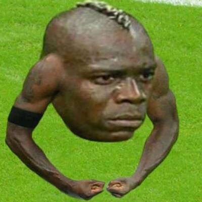 Balotelli-Posen sind der Renner im Internet