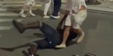 Italienischer St&uuml;rmerstar taumelt betrunken durch Lignano