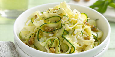 Bandnudeln mit Zucchini