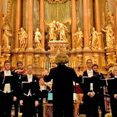 Rihanna - Queen of Downloads