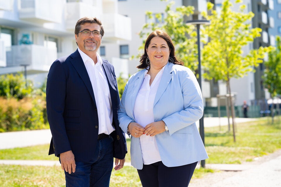 Christian Bartok, Bereichsleiter der MieterHilfe und Wohnbaustadträtin Kathrin Gaàl