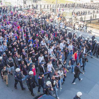 Basel-Fans stürmen Salzburg