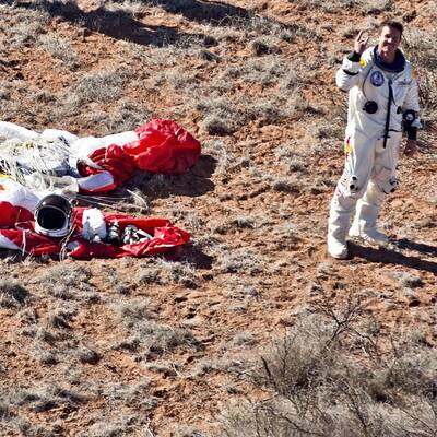 Wegen Windes wurde Baumgartners Sprung abgebrochen.