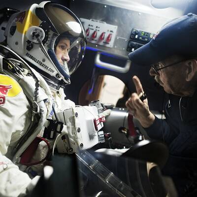 Wegen Windes wurde Baumgartners Sprung abgebrochen.