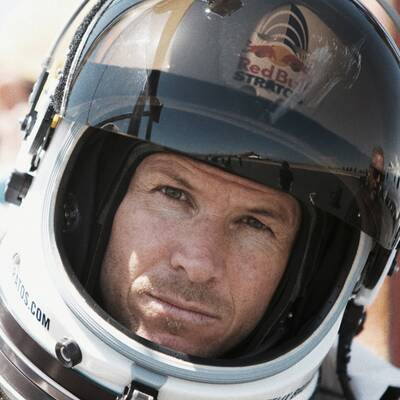 Wegen Windes wurde Baumgartners Sprung abgebrochen.