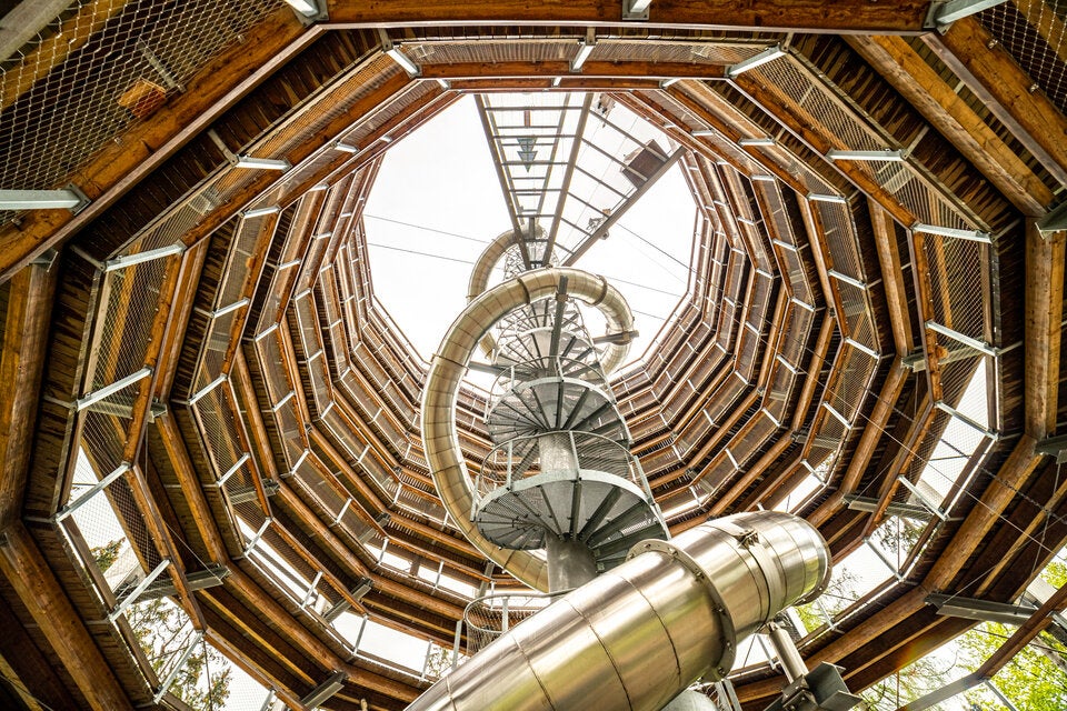 Baumwipfelpfad im Riesengebirge ist 43 Meter hoch.