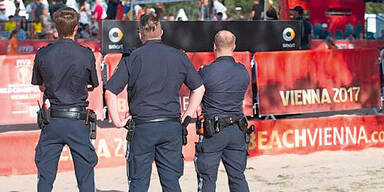 Beachvolleyball-WM: Polizist verpr&uuml;gelt