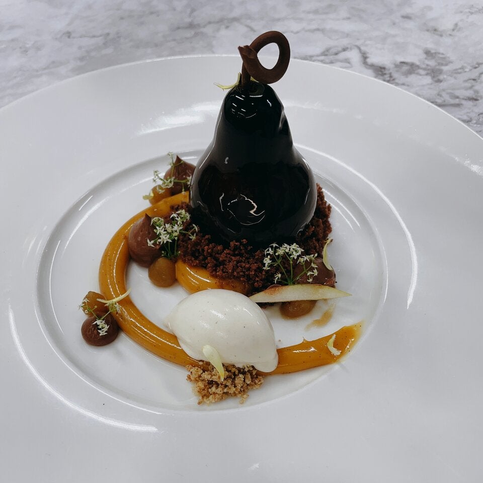 Star-Koch Andreas Vasiliadis verrät Dessert-Klassiker der Post Lech