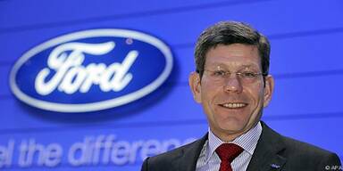 Bernhard Mattes lobt die produktive Fertigung