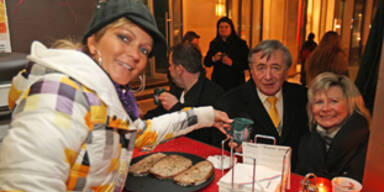 Charity-Lady: Bettina Kofler schenkt Mörtel ein