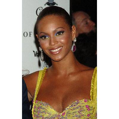 Beyonce_Oscars_2005