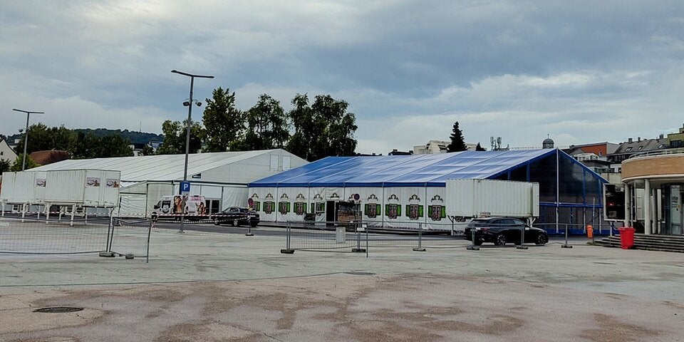 Bierzelte stehen bereits