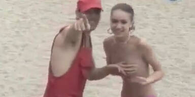 Russland: Bikinifischen am Strand