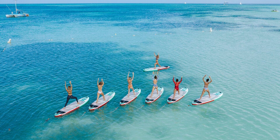 Balance halten heißt es beim Meditationsprogramm am Brett. 