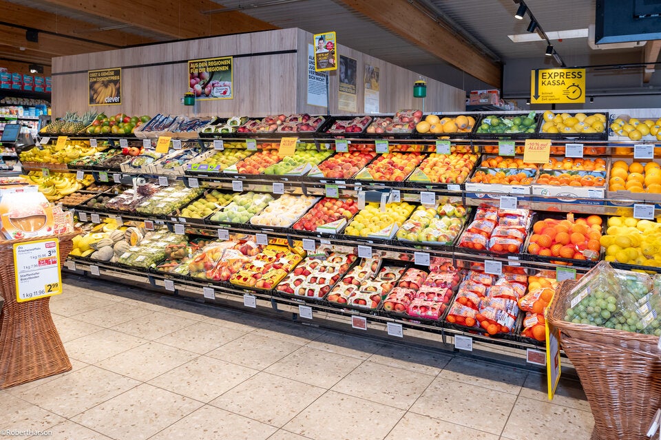 Breites sortiment bie Obst und Gemüse