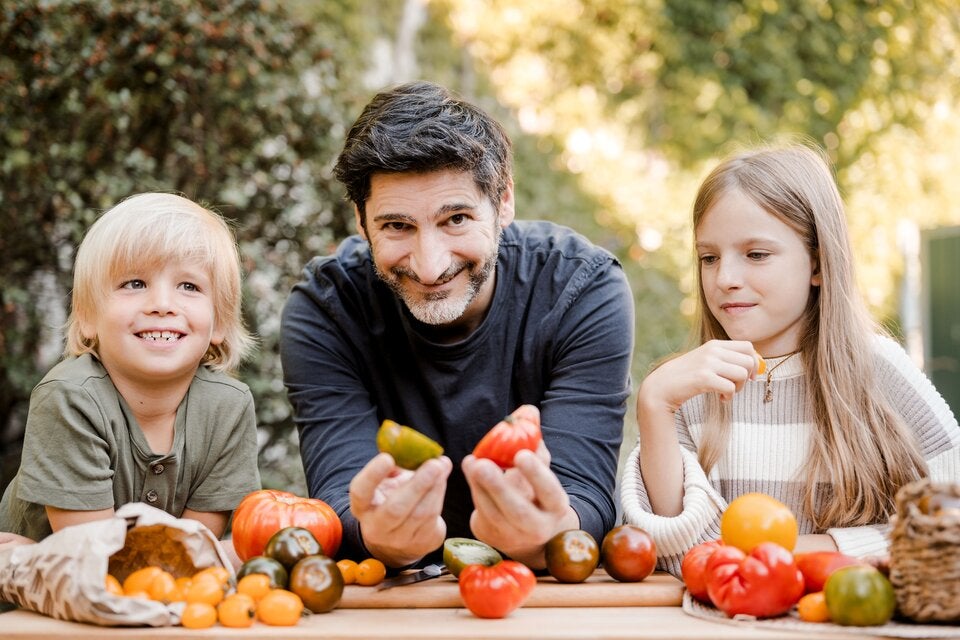 Als Zusatzgewinn des SPAR-Vielfaltspreises winkt ein Workshop mit Spitzenkoch Paul Ivić, bei dem die Schulkinder die kulinarische Vielfalt heimischer Sorten entdecken können.