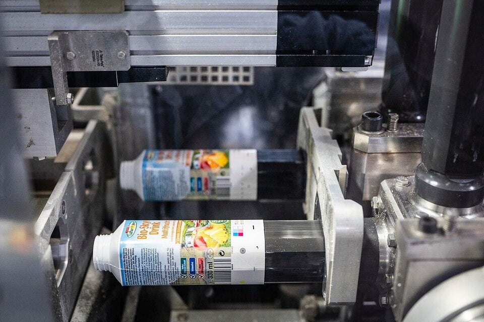 Hergestellt werden die beiden neuen SPAR Natur*pur Bio-Skyr-Drinks in Spittal an der Drau von Kärntnermilch aus feiner Bio-Wiesenmilch von heimischen Bio-Bauernhöfen aus Kärnten und Osttirol.