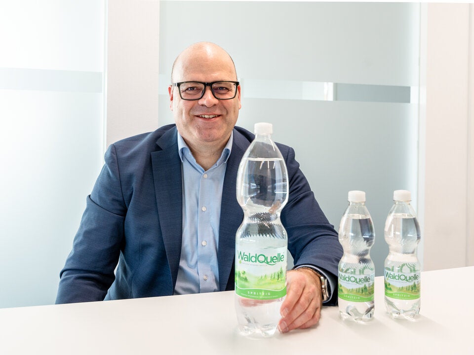 Die 1,5-l-PET-Flasche Waldquelle Spritzig - das meistverkaufte Mineralwasserprodukt kommt weiter aus Kobersdorf.