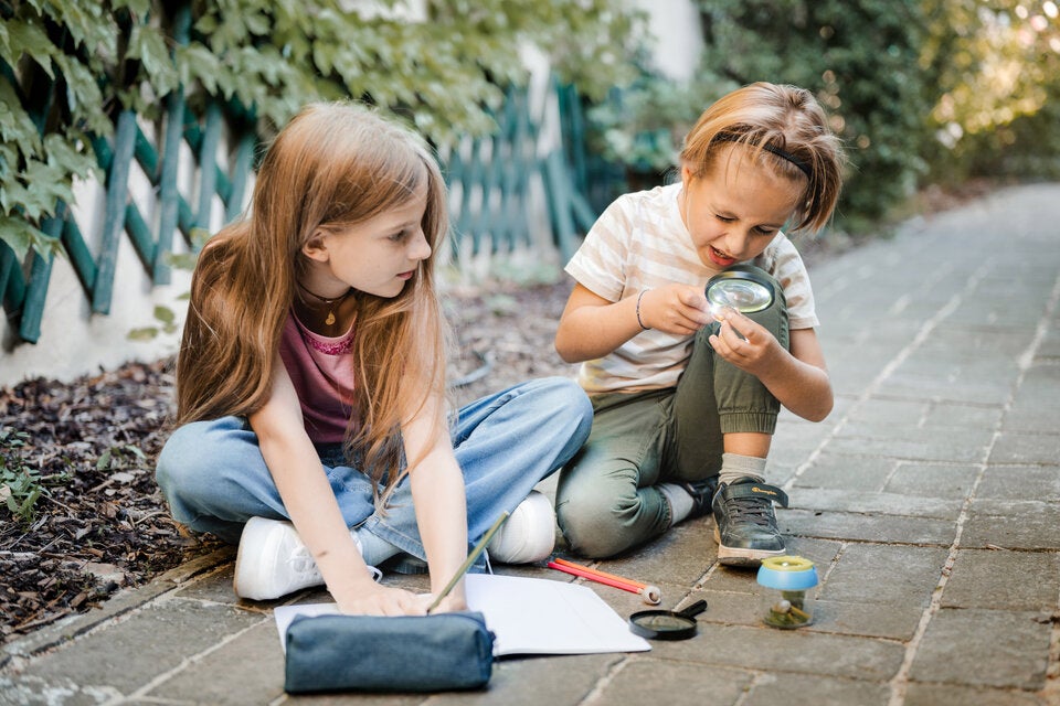 Mit Neugier und Entdeckergeist setzen sich Kinder früh mit Biodiversität auseinander – Werte, die auch der SPAR Vielfaltspreis fördert.