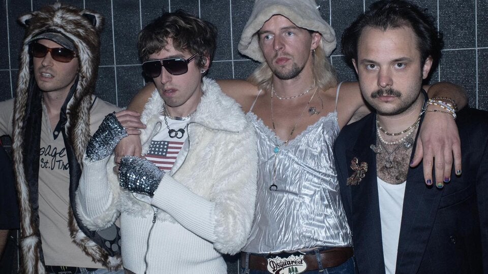 Bilderbuch feiern den 20er in der Stadthalle