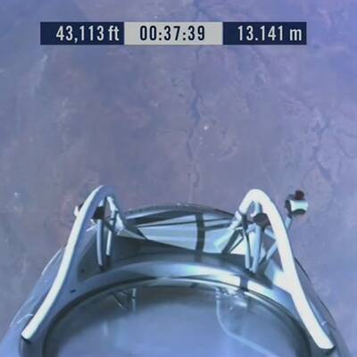 Felix Baumgartner auf dem Weg zur Stratosphäre
