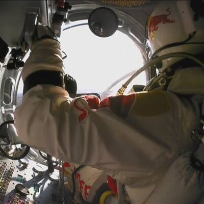 Felix Baumgartner auf dem Weg zur Stratosphäre
