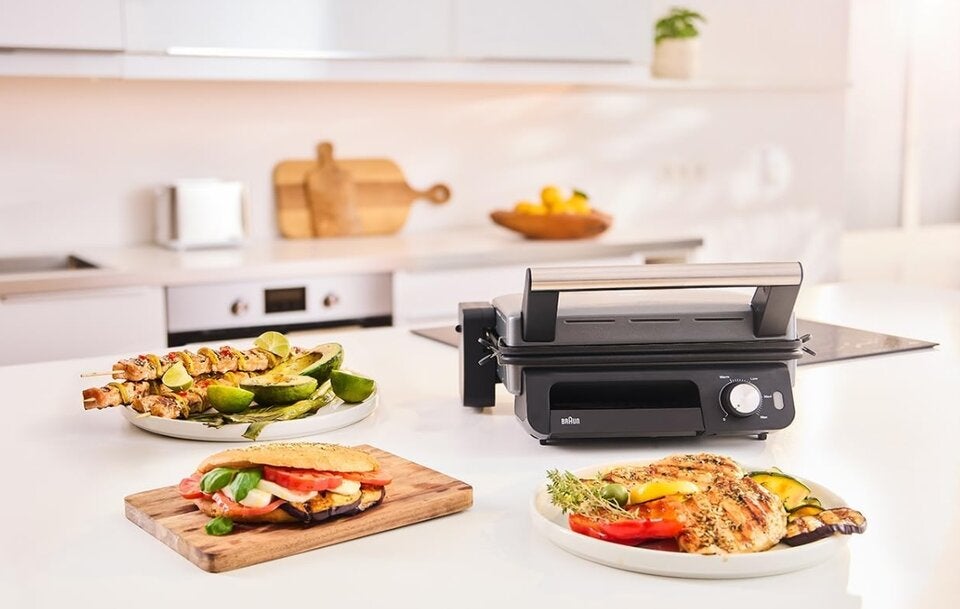 Braun MultiGrill 5 CG5033IGY, 3in1 Grillpositionen (Kontaktgrill, BBQ, Ofen), 230°, abnehmbarer Fettauffangbehälter, spülmaschinenfeste Platten (2), 2000W, Schwarz 