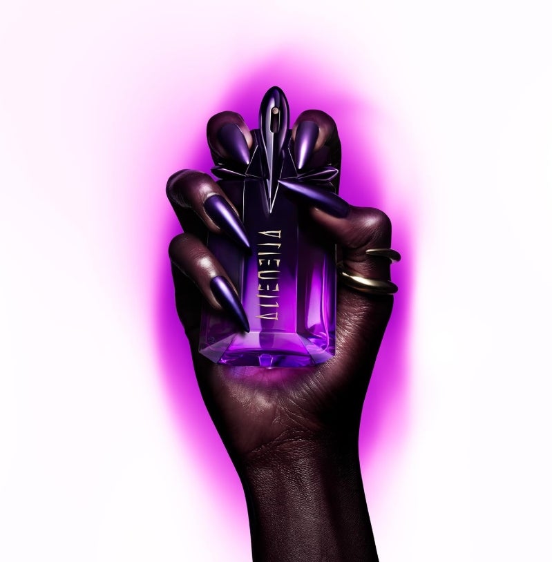 MUGLER Alien Extraintense Eau de Parfum, Damen-Parfum, Floraler, holziger und vanilleartiger Duft, Extra-feminin und extra-sinnlich 