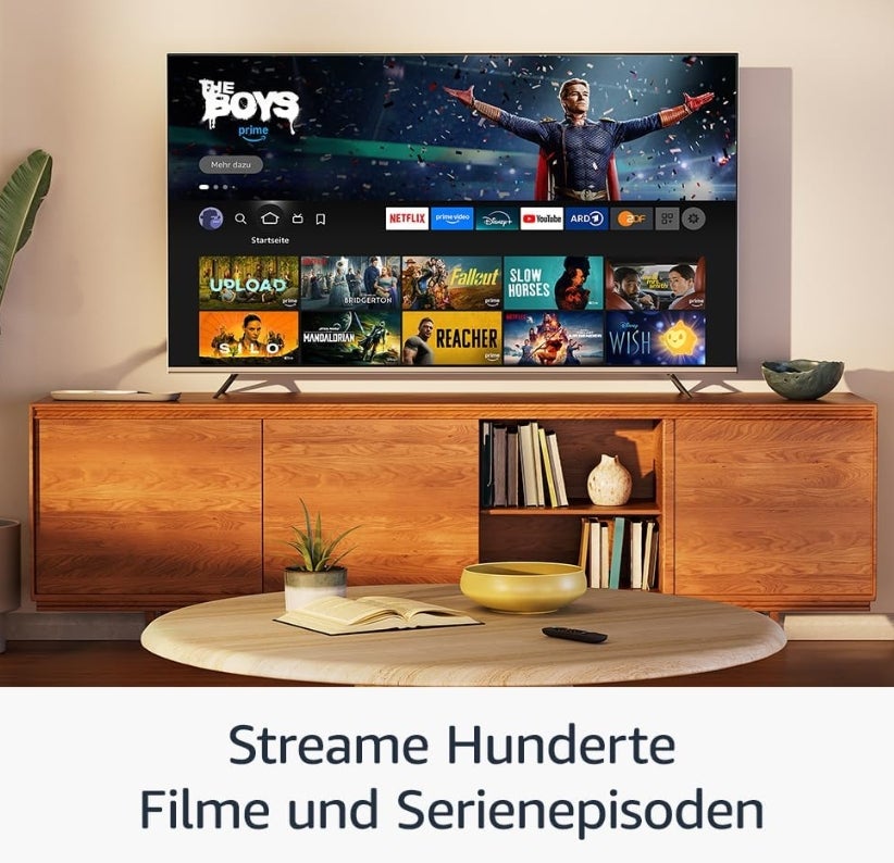 Amazon Fire TV Stick HD (Neueste Generation), Free- und Live-TV, Alexa-Sprachfernbedienung, Smart-Home-Steuerung, HD-Streaming 
