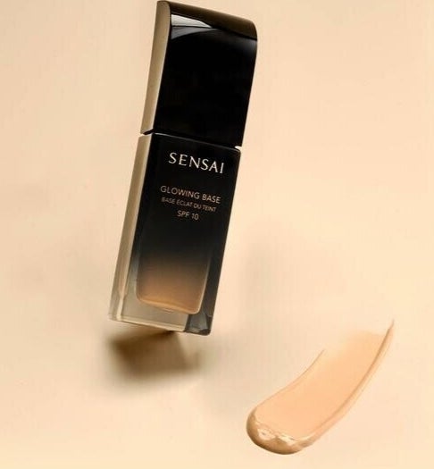 Kanebo Glowing Base (30ml) 