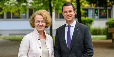 Bildungslandesr&auml;tin Christiane Teschl-Hofmeister und Bildungsdirektor Karl Fritthum