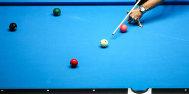 Billard-Tisch