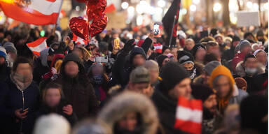 Bis zu 500 Euro Strafe: Aktion scharf gegen Masken-Sünder auf Demos