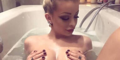 Hei&szlig;e Youtuberin erregt mit sexy Nacktfoto