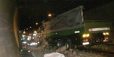 1 Toter bei Massencrash im Bosrucktunnel