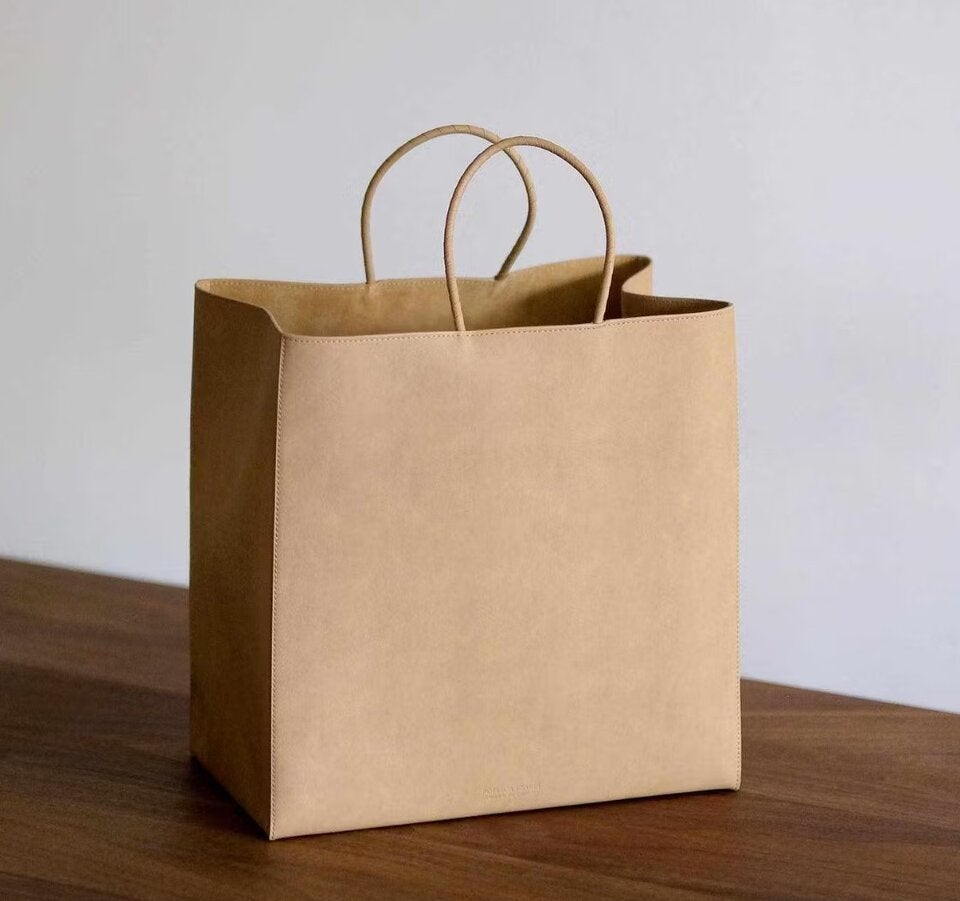 Mode oder Witz? Diese virale Designer-Tasche ist NUR für ein Baguette!