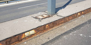 Rost-Br&uuml;cke mitten in Wien