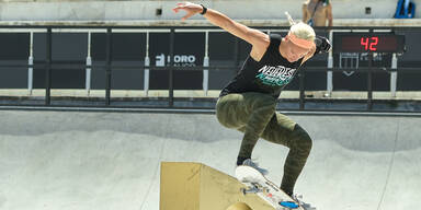 Skateboarderin Julia Br&uuml;ckler